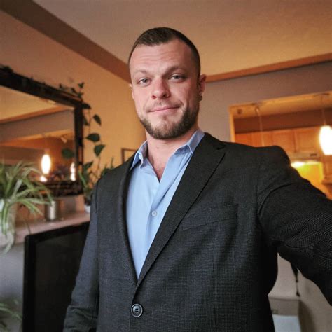 Wade Wolfgar fala sobre saúde mental, sadomasoquismo e vida na pandemia