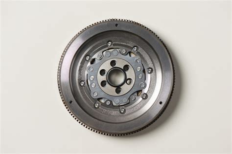 Car Flywheel Explained 的图像结果