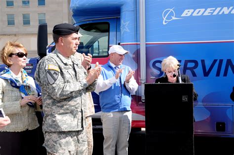 Aca,!EoeMobile USOAca,!a,,c will allow group to better serve Soldiers ...