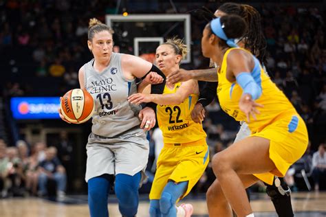 Lindsay Whalen (13) defends the ball against Courtney Vand… | Flickr