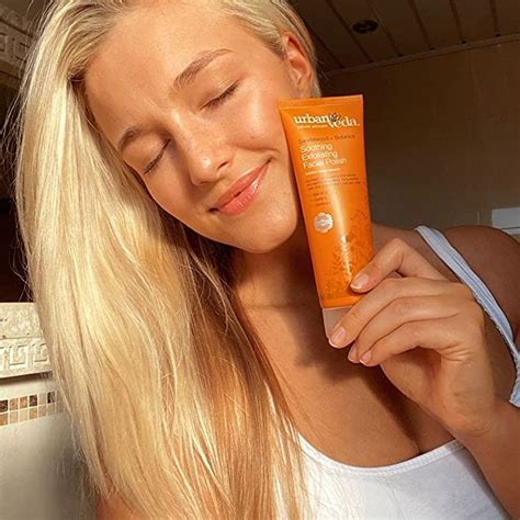 Urban Veda Soothing Sandalwood Exfoliating Facial Polish, 125 ml Price ...