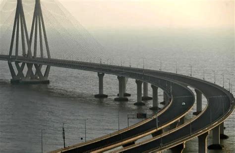 Man jumps off Mumbai Sea Link, search underway