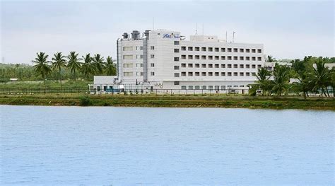 HOTEL NAVEEN LAKESIDE (Hubballi) - Hotel Reviews, Photos, Rate ...