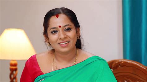 Watch Namma Veettu Ponnu S1 Episode 129 on JioHotstar