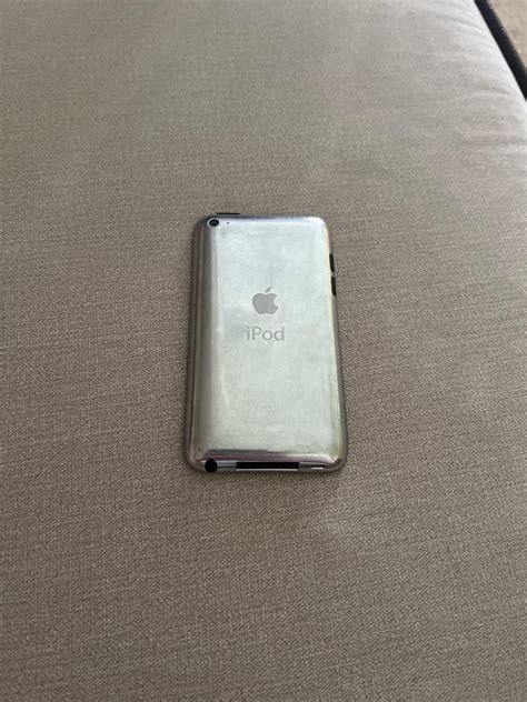How do I safely jailbreak this iPod touch 4G 32GB on IOS 6.1.6 to download working older apps ...