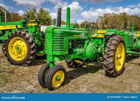 1952 John Deere Model G Tractor Editorial Photography - Image of illustrative, industry: 269106807