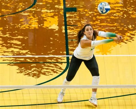 UO record crowd watches No. 6 Oregon volleyball defeat Oregon State in ...