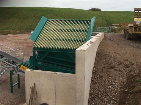 Dernaseer Bins/Feeders/Hoppers - Heavy Equipment Rental in Michigan ...