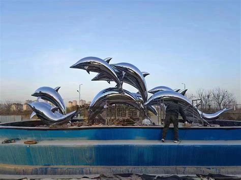 不锈钢海豚雕塑户外广场艺术镜面景观小品定制案例 - 年代印象五金厂