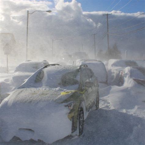 US winter storm traps New York State residents in cars