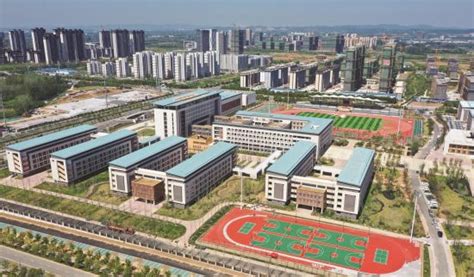皖中分公司滁州中学新校区项目喜迎教学设施进场