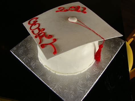 Image result for Graduation Cap Cake Decorations