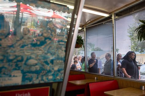 PHOTOS: Zack's Hamburgers' Closes Its Doors on South Boulevard ...