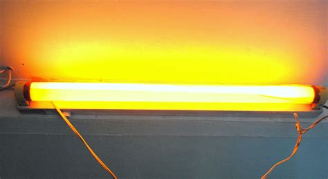 How to Add Color to a Fluorescent Light: 7 Steps (with Pictures)