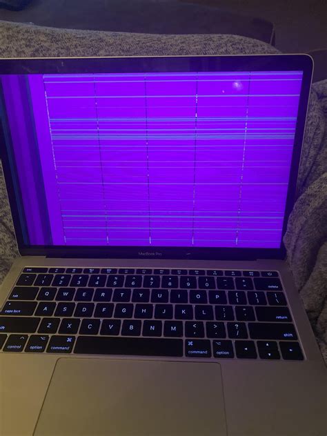 MacBook Pro pink screen : r/macbookrepair