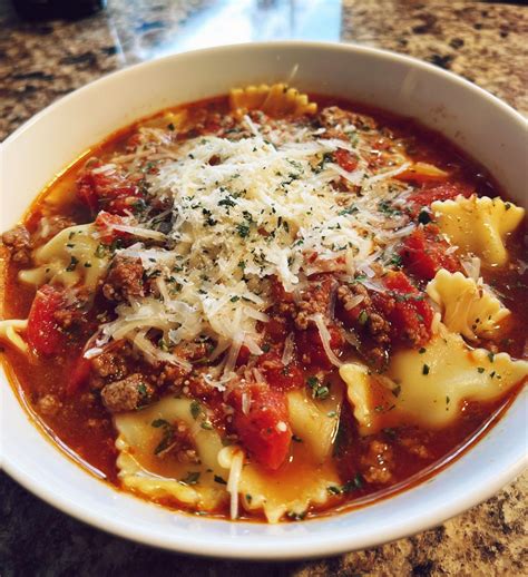 Lasagna soup: 5 Comforting Steps to Cheesy Bliss – Vihaad Przepisy