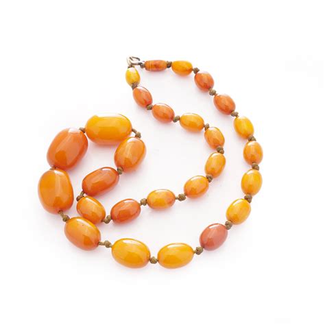 Vintage Natural Baltic Amber bead necklace For Sale at 1stDibs