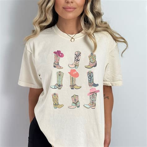 WESTERN COWGIRL Cowboy Boots T Shirt, Vintage Cowboy BOOTS, Western ...