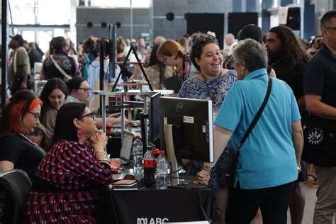Friendly Local People 的图像结果