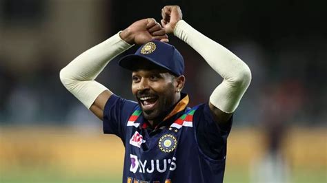 Hardik Pandya passes fitness test, sweats in the nets while bowling ...