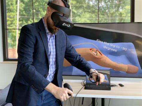 美国强生推VR医疗培训计划，将在美国投放150至200台Quest_VR陀螺