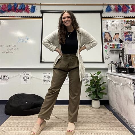 Comfy teacher outfit | Teacher appropriate outfits, Professional ...