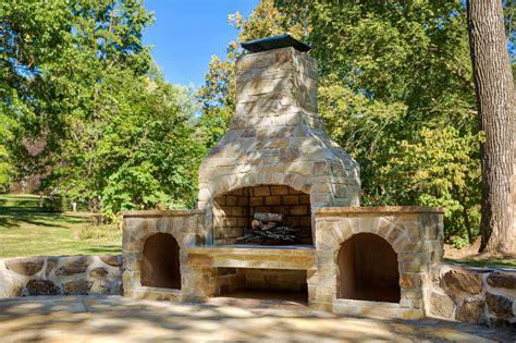 Outdoor Fireplace - Lawn Masters