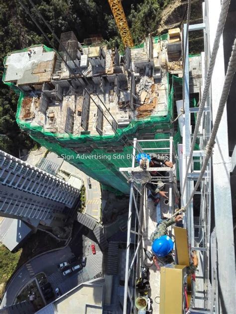 High Level Building Signage 的图像结果