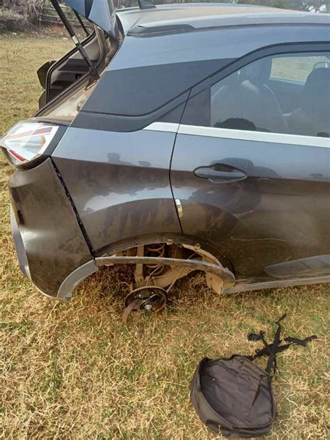 Tata Nexon Wheel Hub Breakdown: Shocking Incident and Tata Motors Response