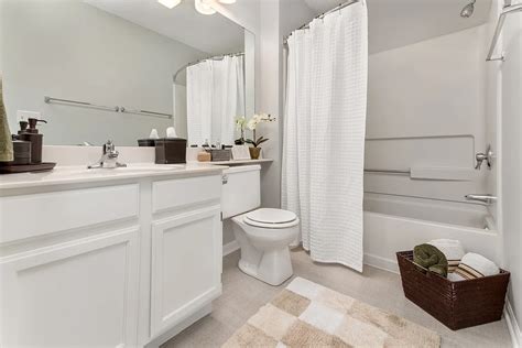 East Pointe Commons - Milwaukee, WI 53202 | ApartmentGuide.com