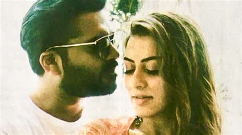 Simbu-Hansika Motwani's new still from 'Maha' goes viral for right reasons