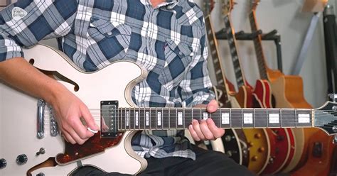 Clapton Guitar Lessons 的图像结果