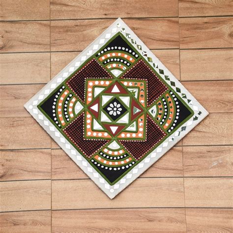 Lippan Kaam - Clay Mirror Art- Indian Handicraft by Ethnics of Kutch ...