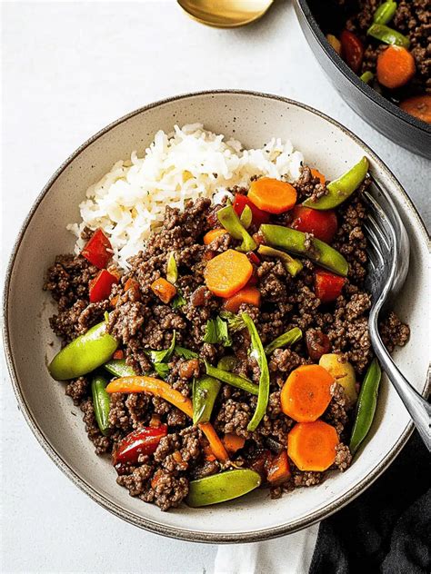 Quick and Delicious Ground Beef with Vegetables Skillet