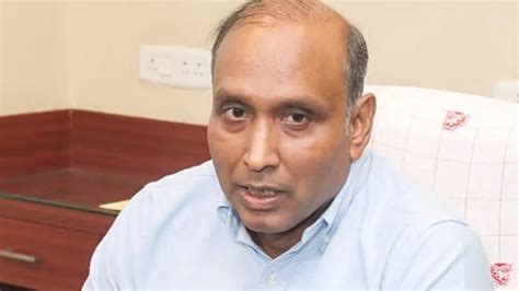 Assam Police team returns from Singapore after probing Zubeen's death ...