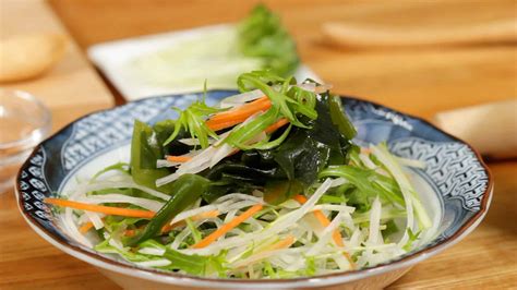 Seaweed Salad with Japanese-style Dressing Recipe (Nutritious Wakame ...