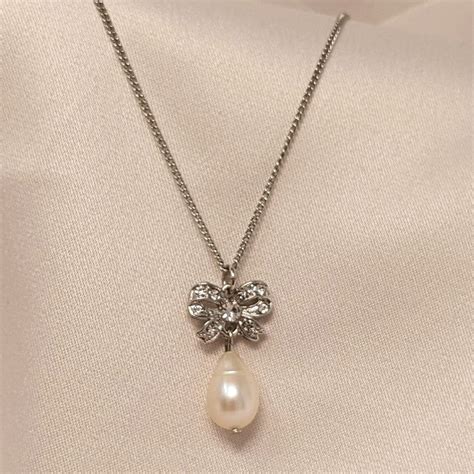 Vintage pearls necklace with bow | Lovett & Co | Lovett & Co