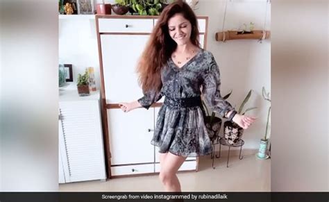 रुबिना दिलैक ने 'उड़ारियां' के टाइटल सॉन्ग पर यूं किया डांस, खूब देखा ...