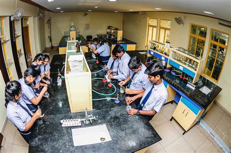 Science & Tech Labs at KiiT International School