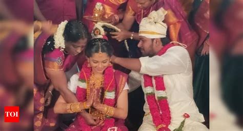 Vanakkam Tamizha fame Anitha Sampath gets married to beau Prabha Garan ...