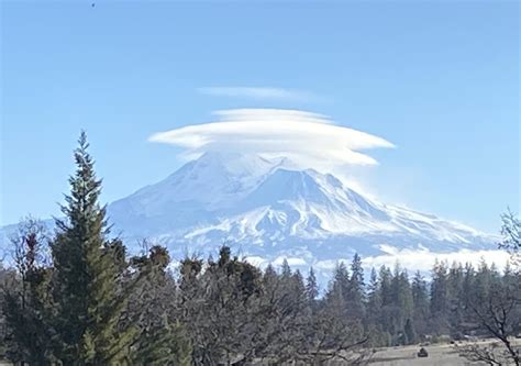 The Mount Shasta Lemurians must be getting a delivery… (OC) : r/norcal