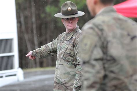 Basic training resumes after pause, nearly 1,000 recruits ship this ...