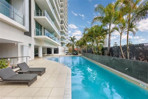 Wyndham Hotel Surfers Paradise Pool Pictures & Reviews - Tripadvisor