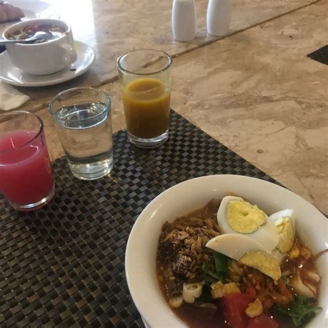 ROYAL KUNINGAN HOTEL (Jakarta) - Hotel Reviews, Photos, Rate Comparison ...