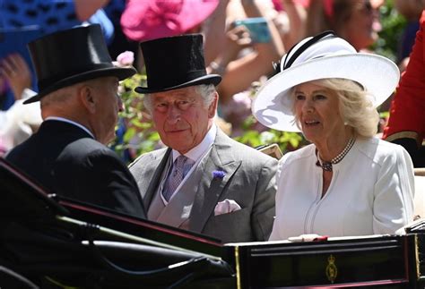 Sve je spremno za sahranu! Stanje kralja Čarlsa lošije od onoga što se ...