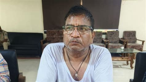 अनुसूचित जाति विकास के बाबू को 1 लाख रूपये की रिश्वत लेते जबलपुर ...