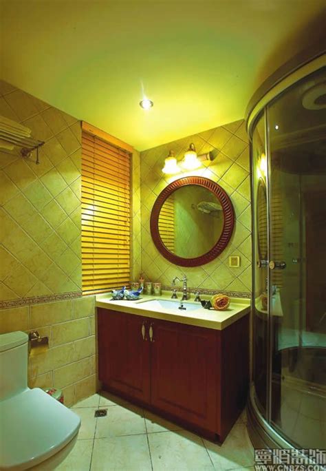 4平米浴室装修案例效果图 小空间有大文章(图)- 中国日报网