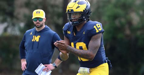 Steady Droppin Dimes - Bryce Underwood's QB coach on his staying at Michigan; UM Bball STILL no. 1