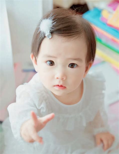 史上年龄最小的1岁半歌手陈仪朵首发单曲萌翻网络 - 华娱网