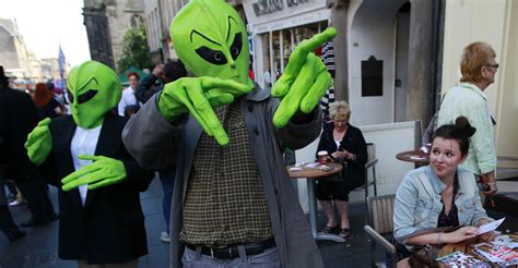 Alien Paople 的图像结果